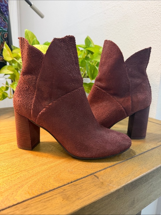 Seychelles Shoes - Seychelles Suede Textured Tulip Topline- Block Heel Ankle Boots - Burgundy
